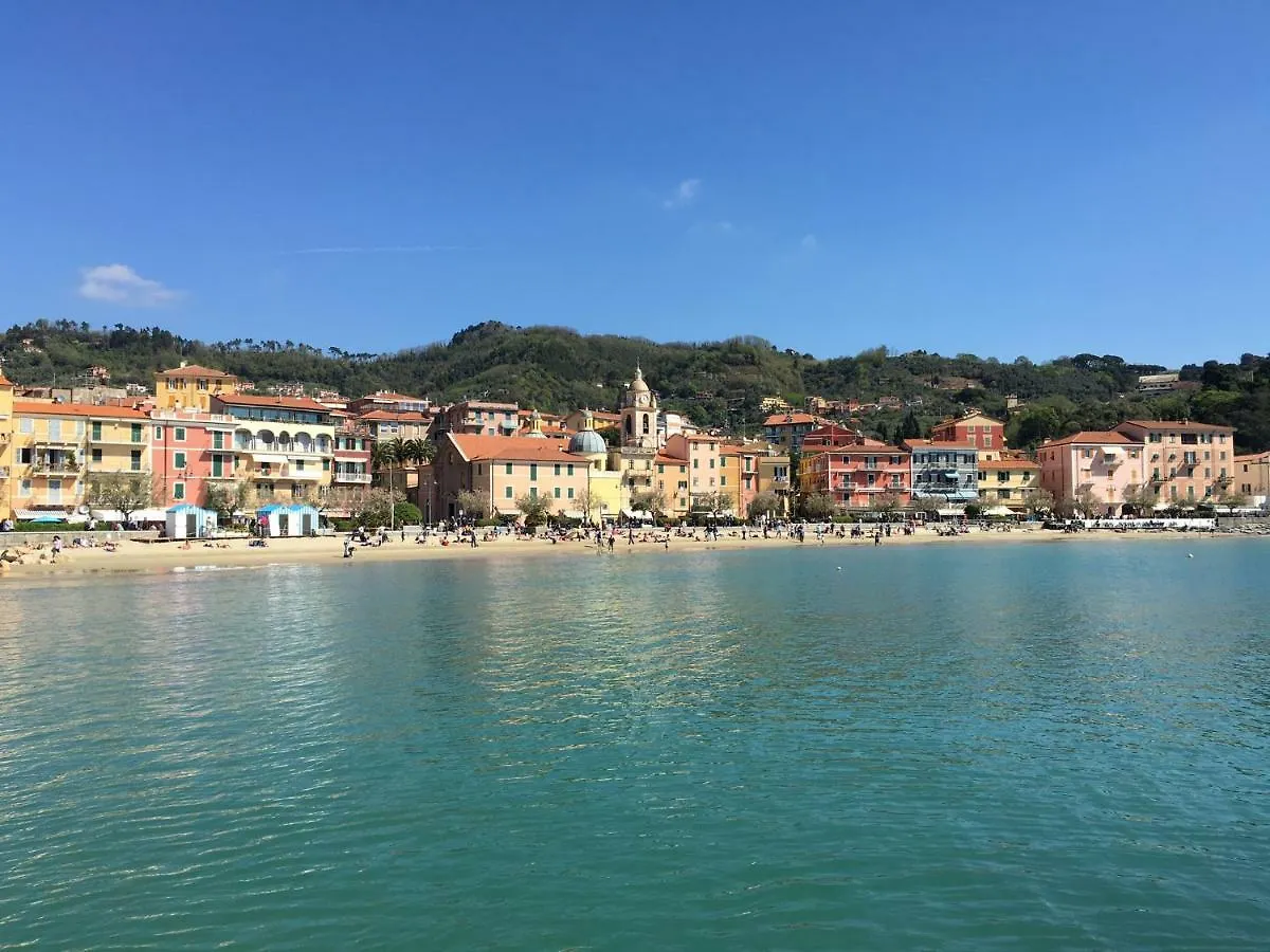 Casa Cargia' Holidays San Terenzo 0*,