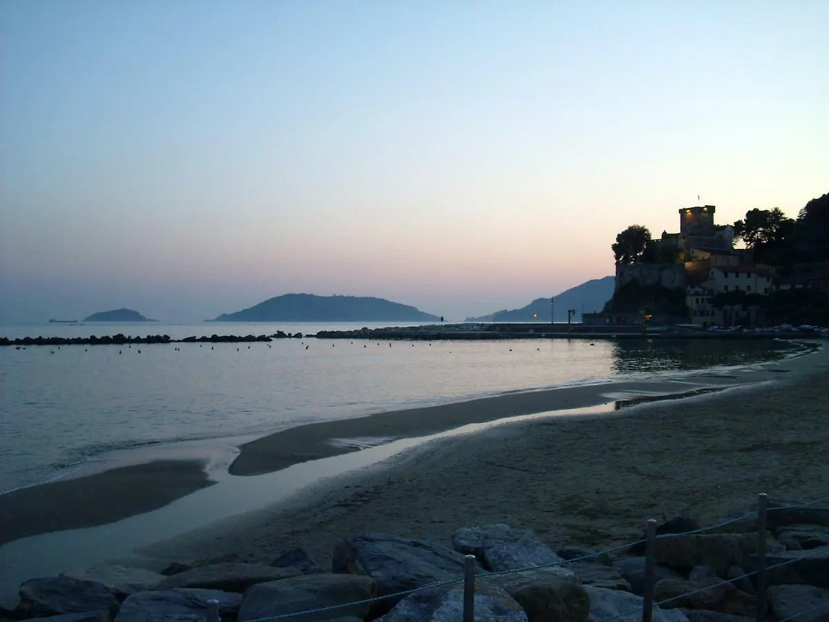 Casa Cargia' Holidays San Terenzo Apartamento
